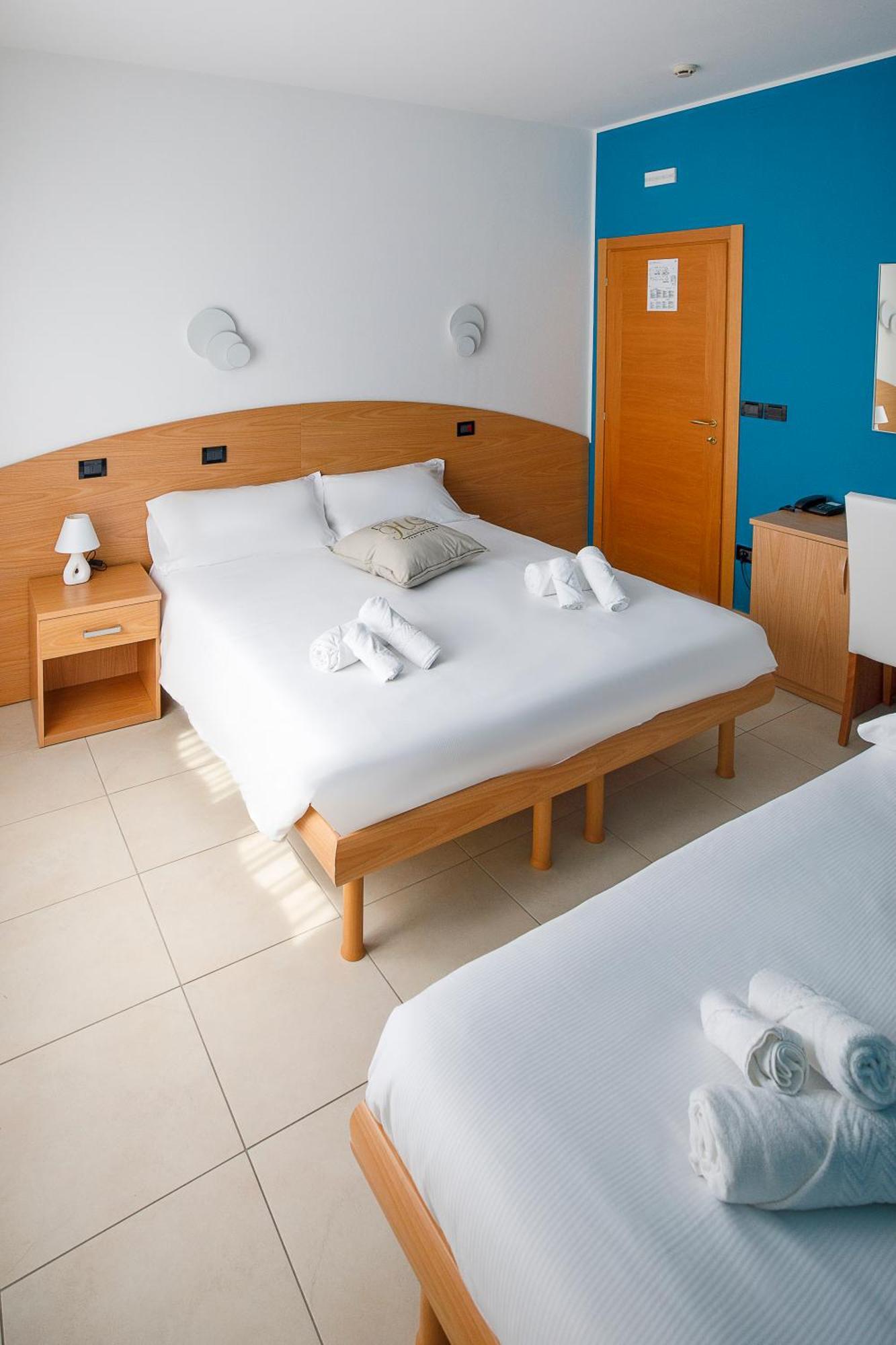Hotel Hc Resort Lignano Lignano Sabbiadoro Exterior photo