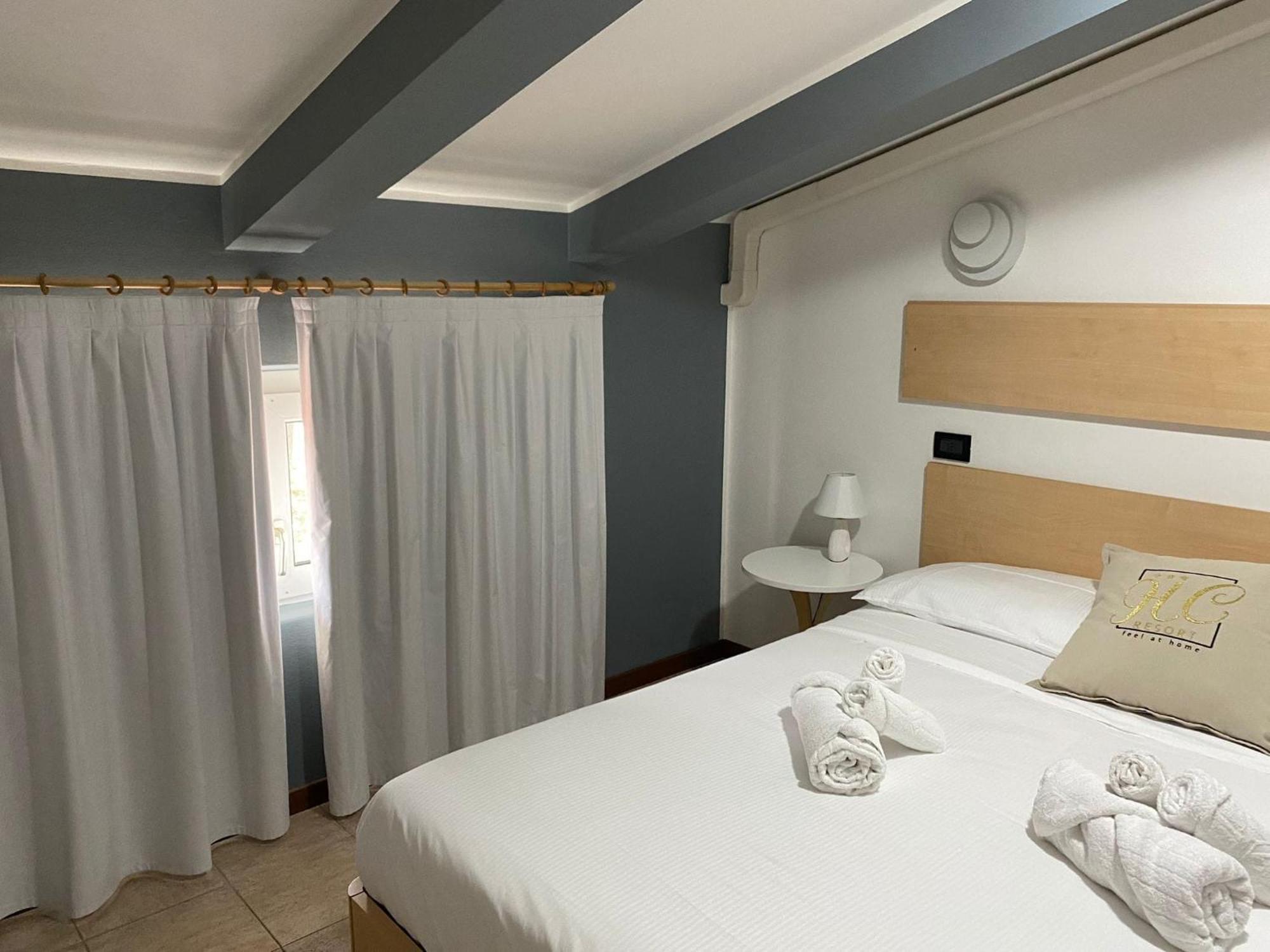 Hotel Hc Resort Lignano Lignano Sabbiadoro Exterior photo